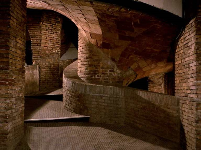 Antonio Gaudí (1984)