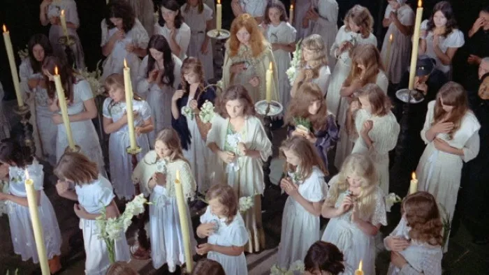 Valerie and her week of wonders