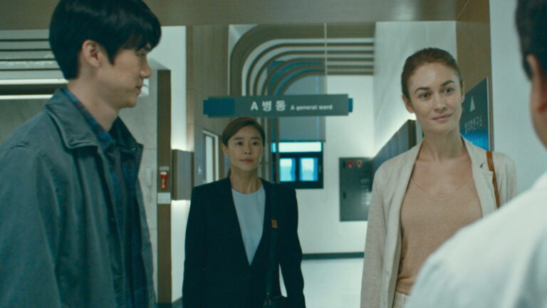 The Vanished (AKA Vanishing) (2022) Intelligent International Thriller of social connectivity (VOD Review)