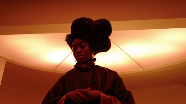 Medusa Deluxe (2022) Social Realist Murder Mystery with all the Pizzazz (Review)