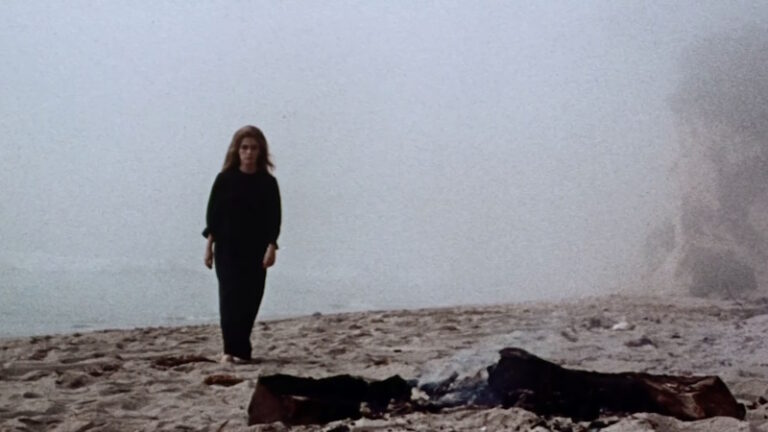 Messiah of Evil (1973) “They say that nightmares are dreams perverted” (Review)