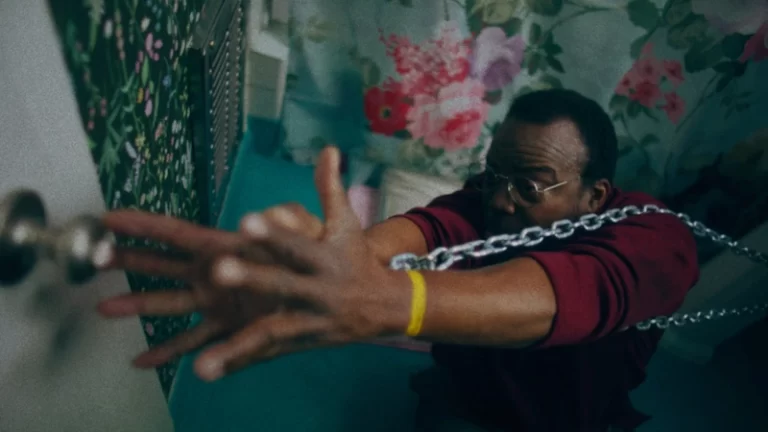 Dead Mail (2024) 80s Horror, Liminal Dread & A Post Office Under Siege