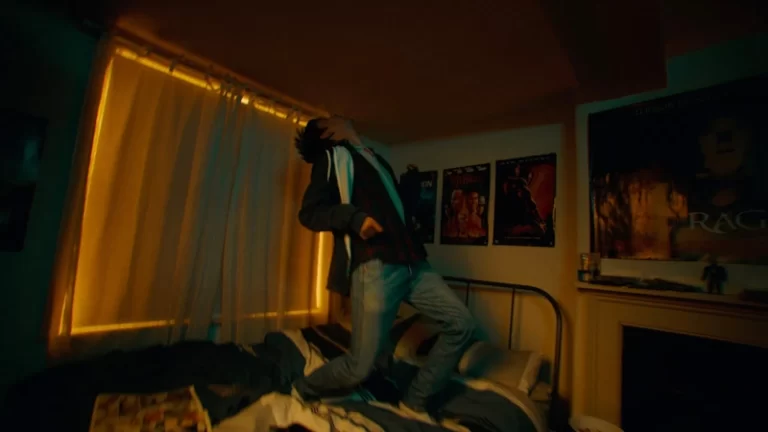 Potwash (2026, Short) An Intriguing and Enveloping Tale of Work, Music, and Escapism